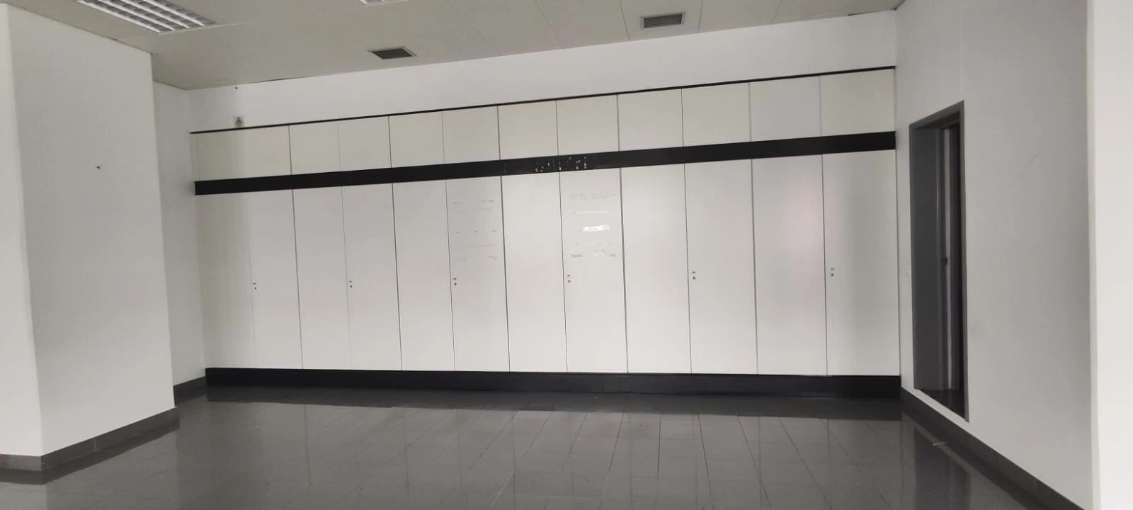 Escritório para Arrendamento em Ponta Delgada (São Sebastião) Foto 3