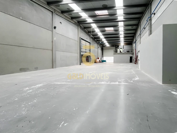 Armazém para Venda em Cete Foto 1