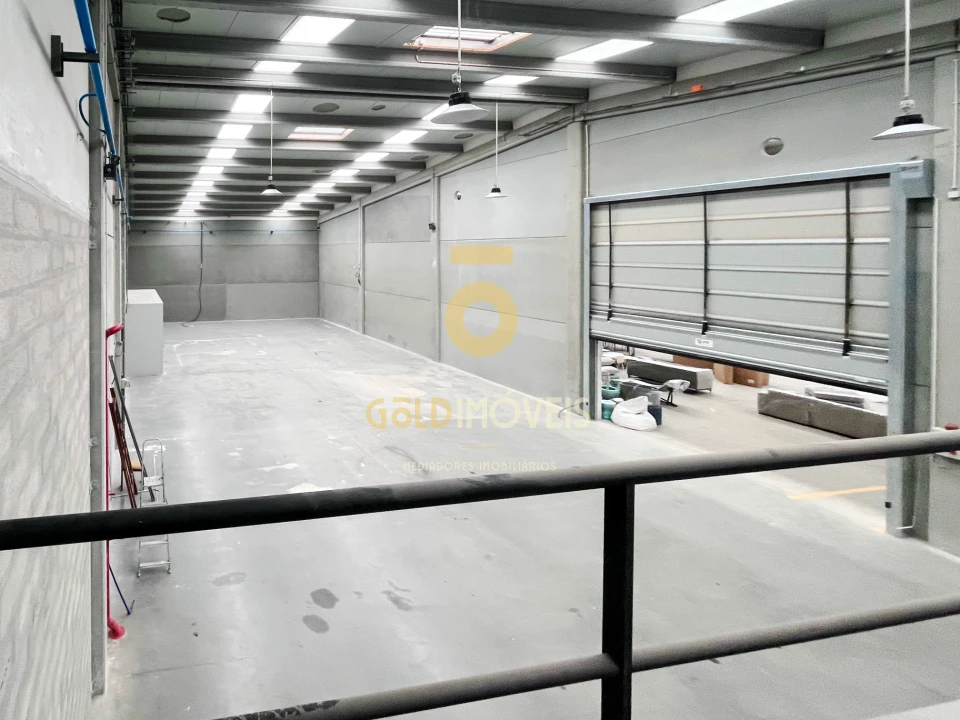 Armazém para Venda em Cete Foto 1