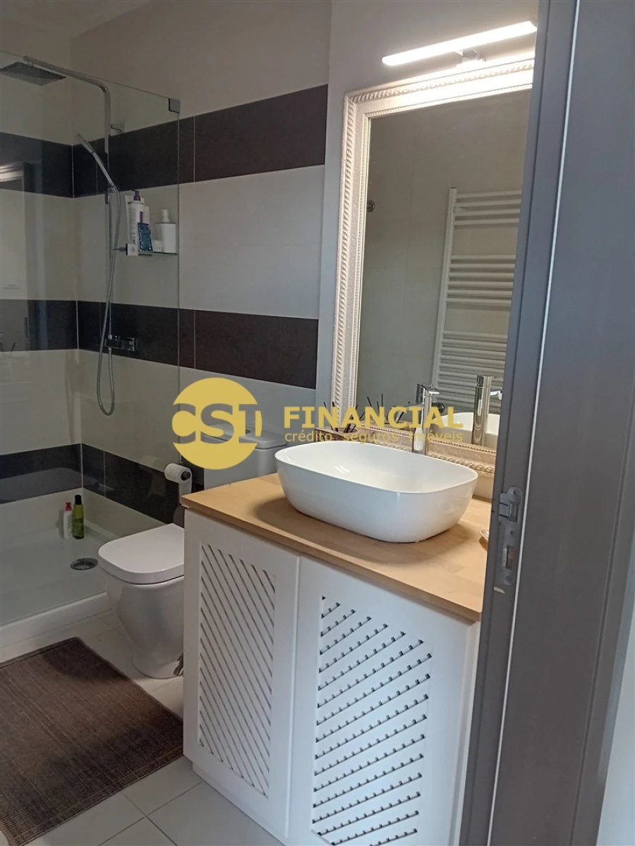 Moradia T3 para Venda em Cortegaça Foto 6