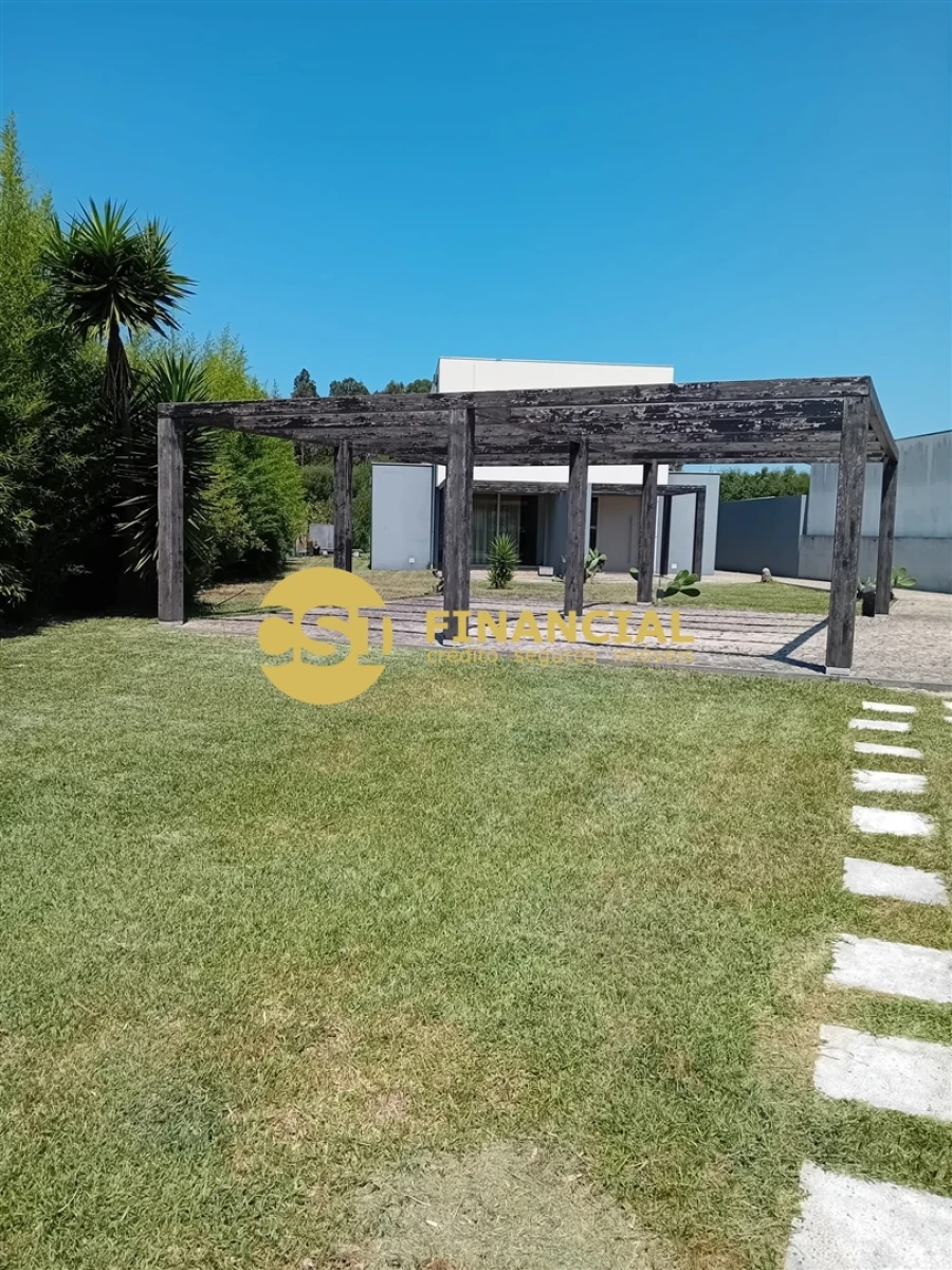 Moradia T3 para Venda em Cortegaça Foto 7