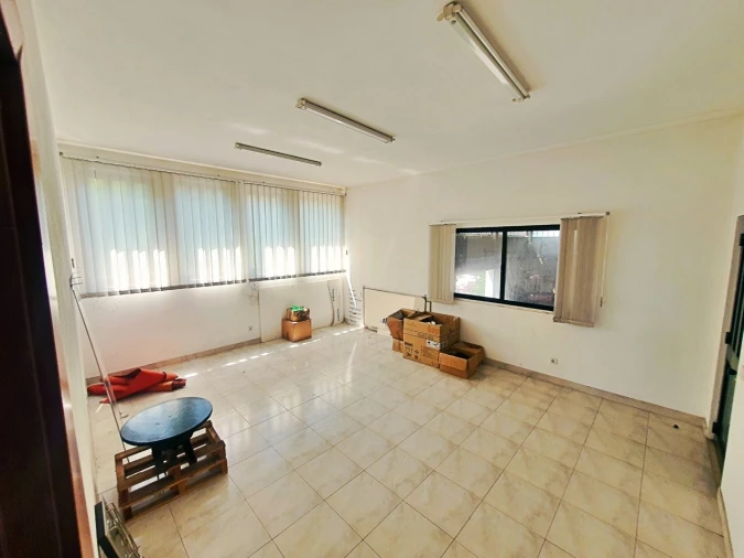 Armazém para Venda em Bougado (São Martinho e Santiago) Foto 10