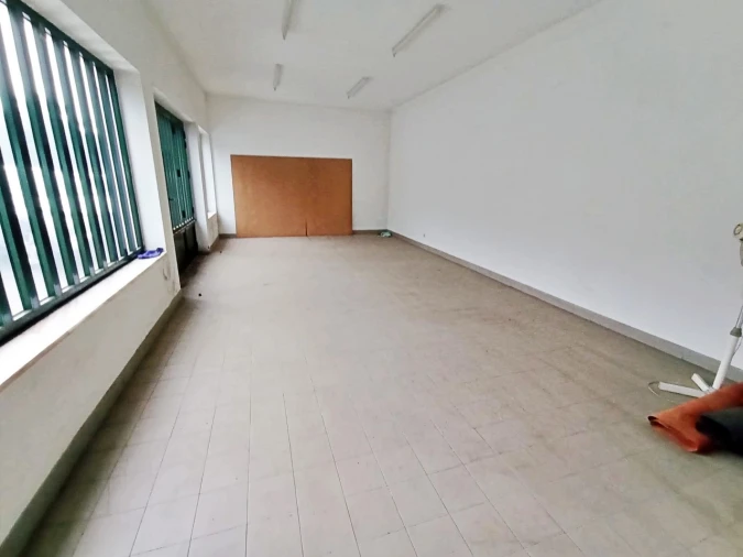 Armazém para Venda em Bougado (São Martinho e Santiago) Foto 11