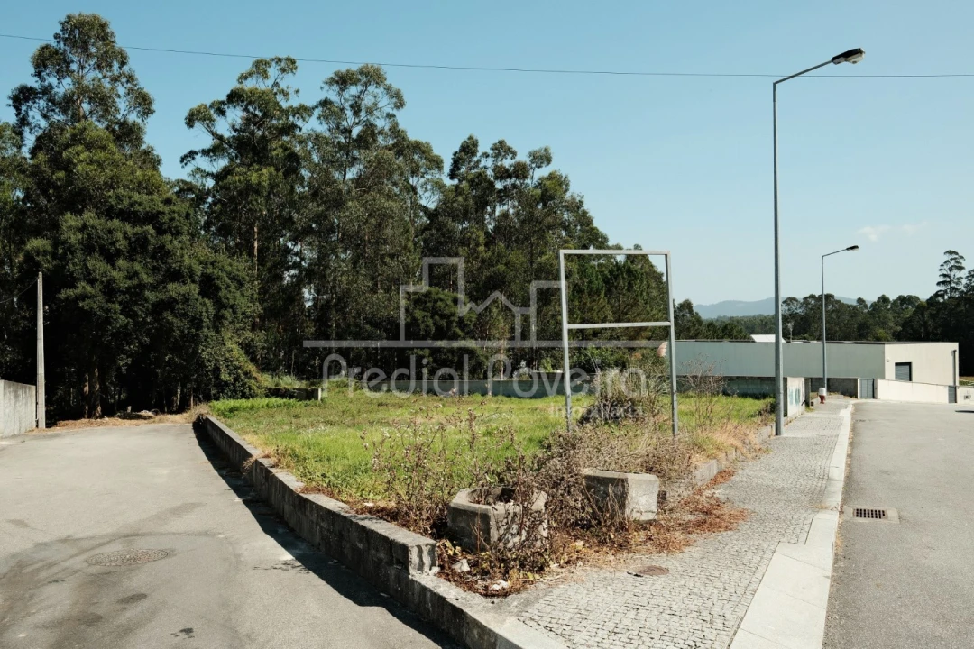 Terreno para Venda em Laundos Foto 1