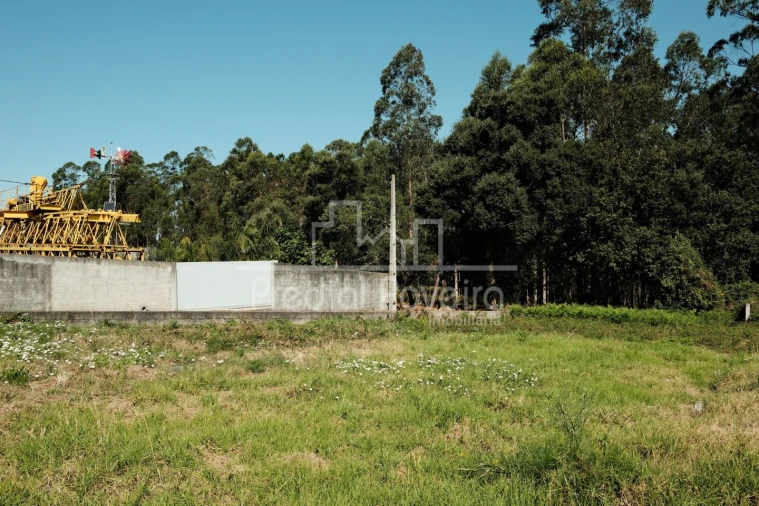 Terreno para Venda em Laundos Foto 2
