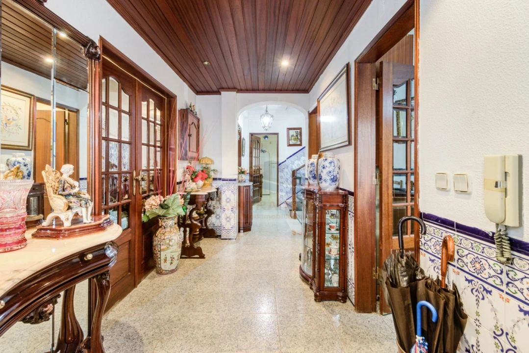 Moradia T5 para Venda em Mina de Água Foto 14