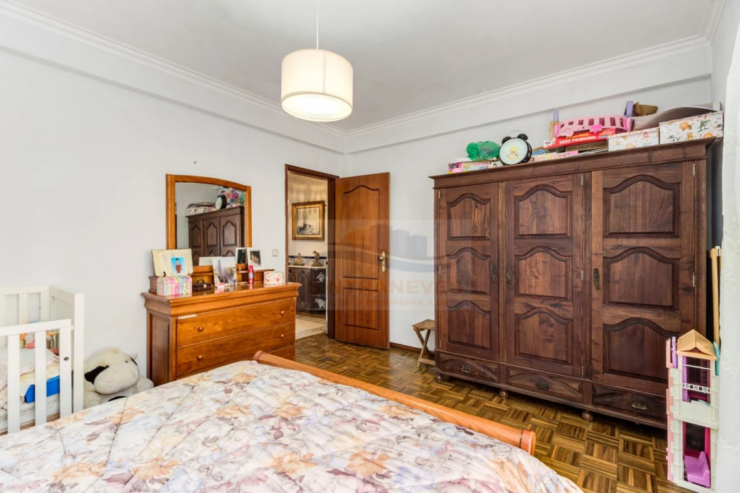 Moradia T5 para Venda em Mina de Água Foto 31