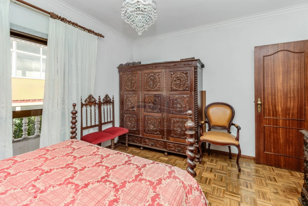 Moradia T5 para Venda em Mina de Água Foto 33