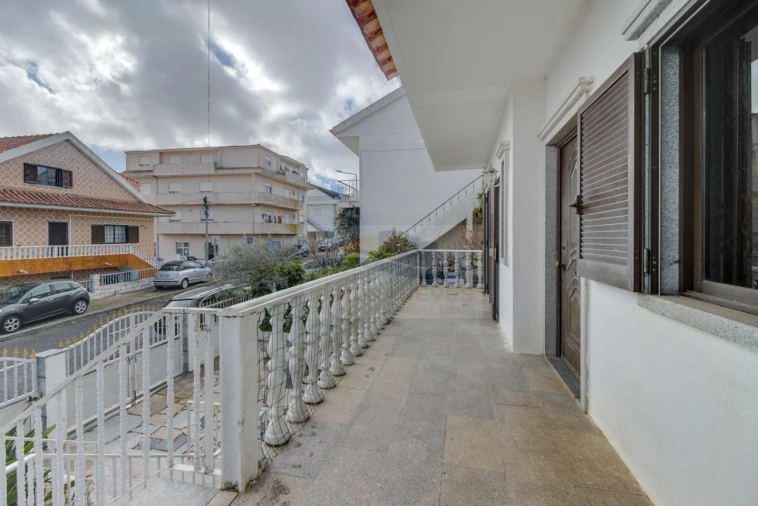 Moradia T5 para Venda em Mina de Água Foto 4