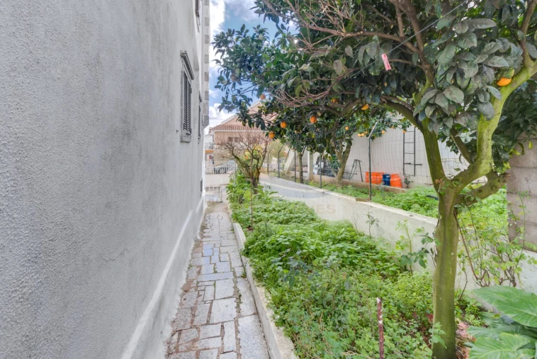 Moradia T5 para Venda em Mina de Água Foto 11