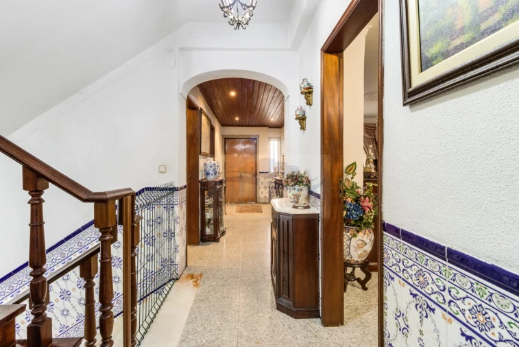 Moradia T5 para Venda em Mina de Água Foto 15