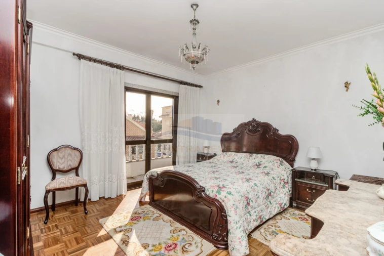 Moradia T5 para Venda em Mina de Água Foto 35