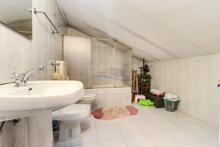 Moradia T5 para Venda em Mina de Água Foto 45