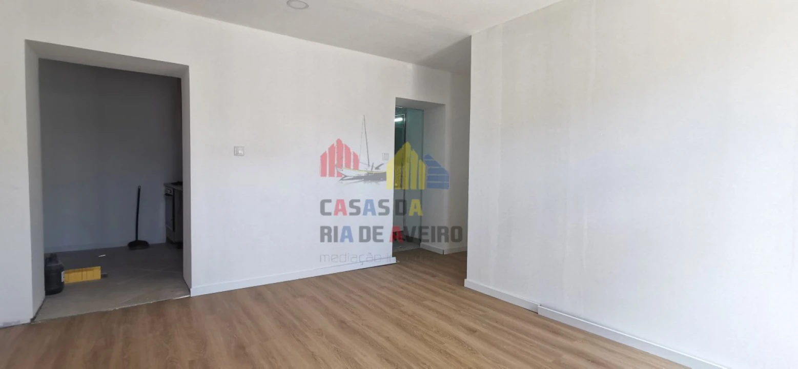 Moradia T3 para Venda em Bunheiro Foto 7