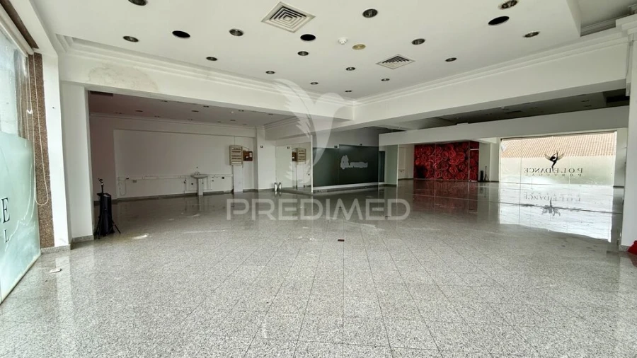 Loja para Venda em Almada, Cova da Piedade, Pragal e Cacilhas Foto 4