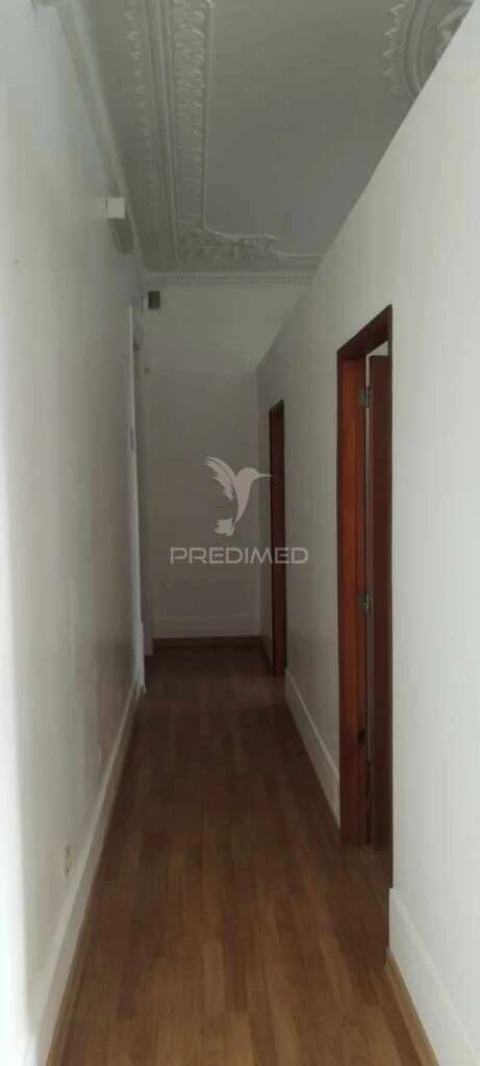 Loja para Arrendamento em São João Baptista