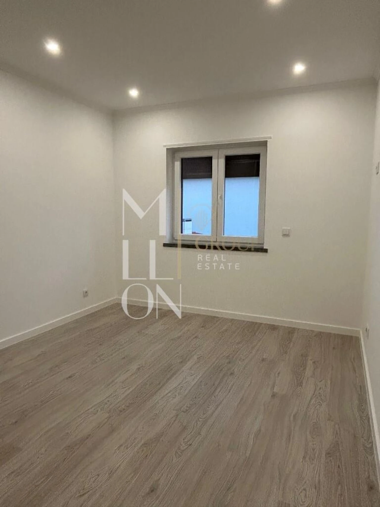 Moradia T5 para Venda em Carnaxide e Queijas Foto 4