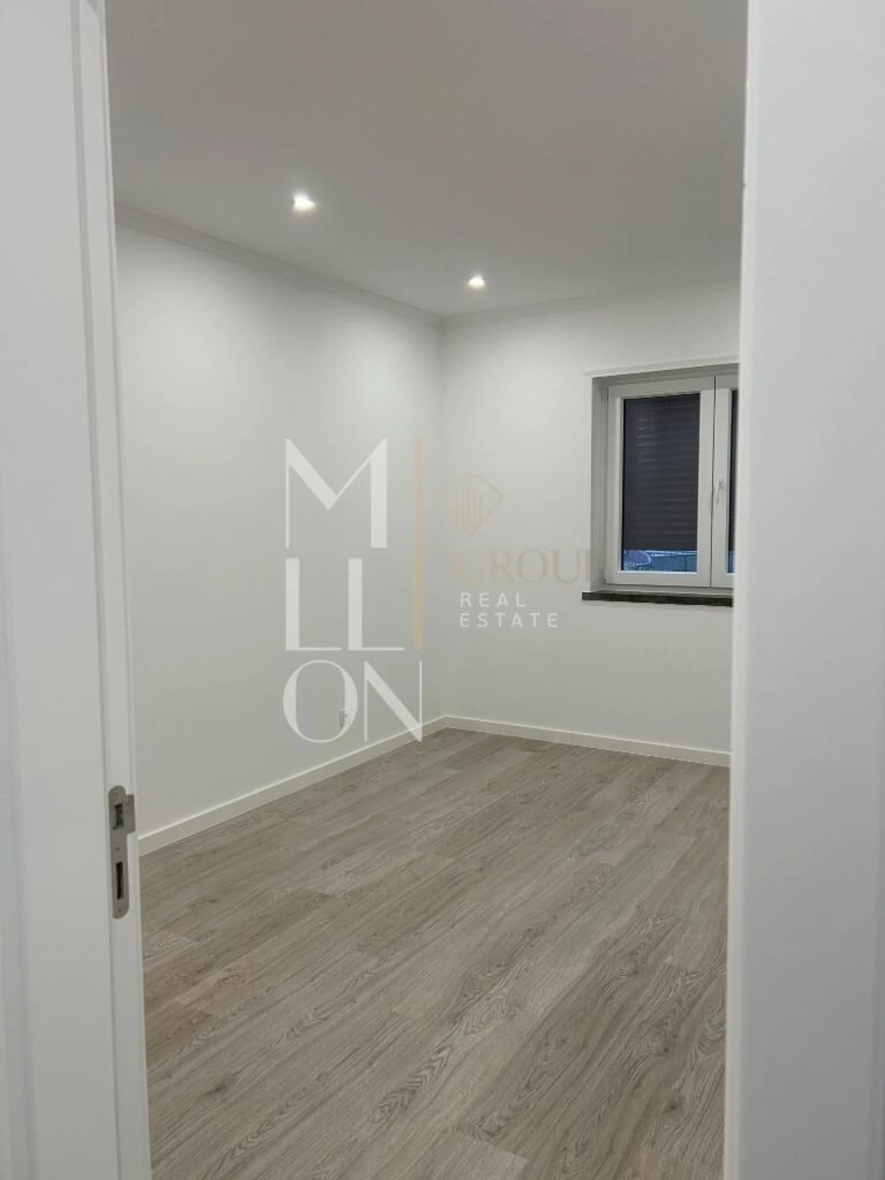 Moradia T5 para Venda em Carnaxide e Queijas Foto 6