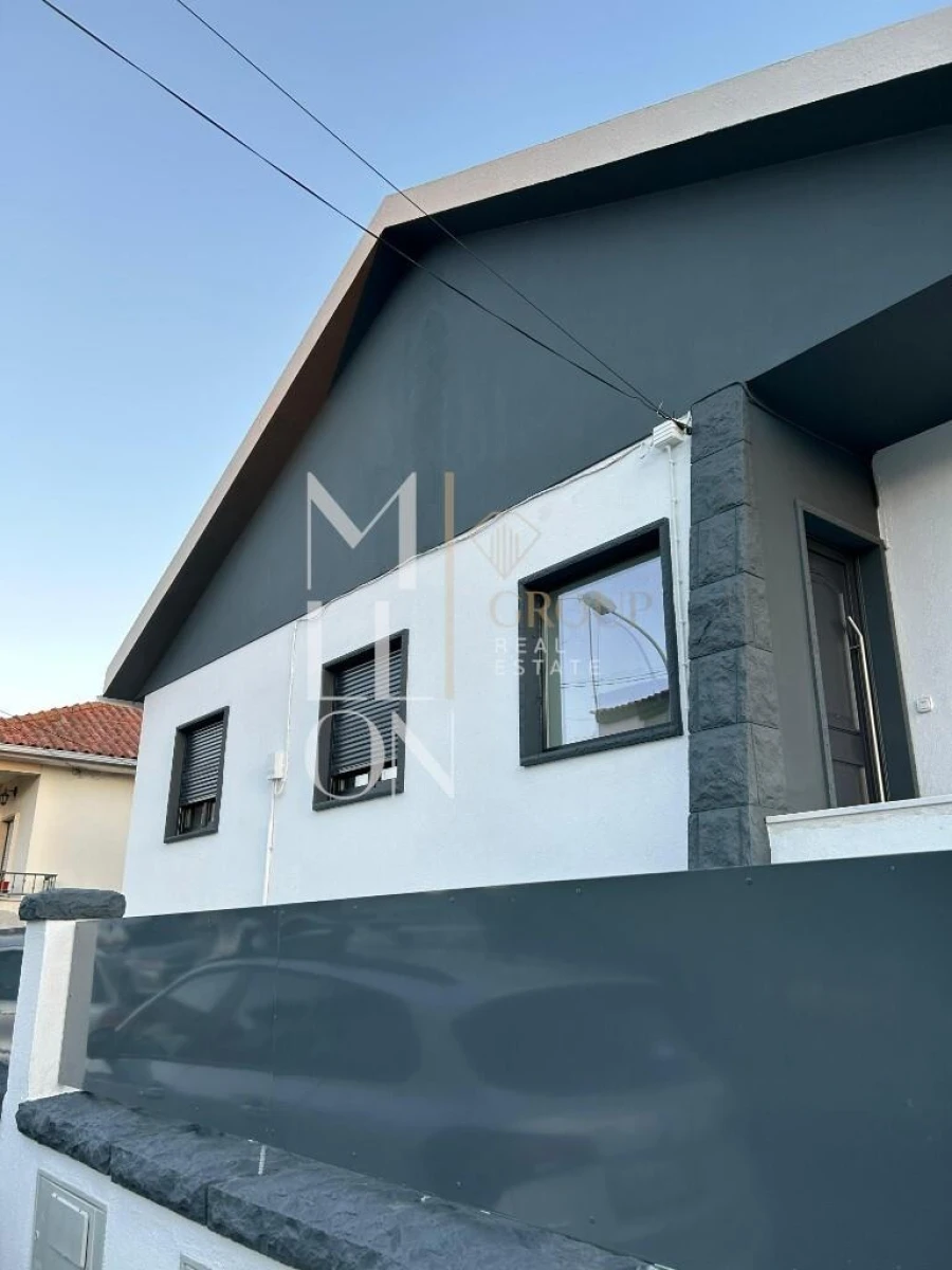 Moradia T5 para Venda em Carnaxide e Queijas Foto 9