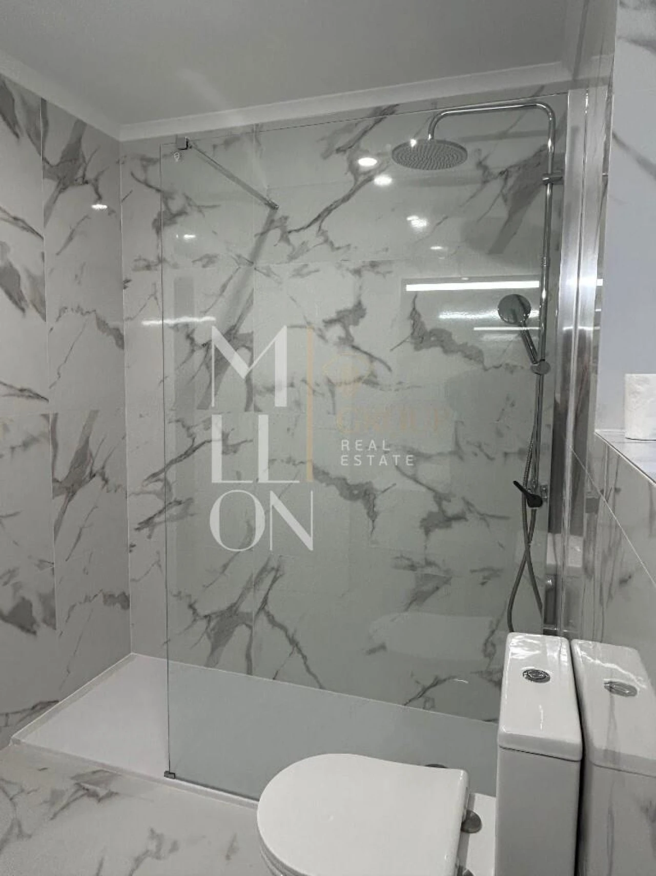 Moradia T5 para Venda em Carnaxide e Queijas Foto 16