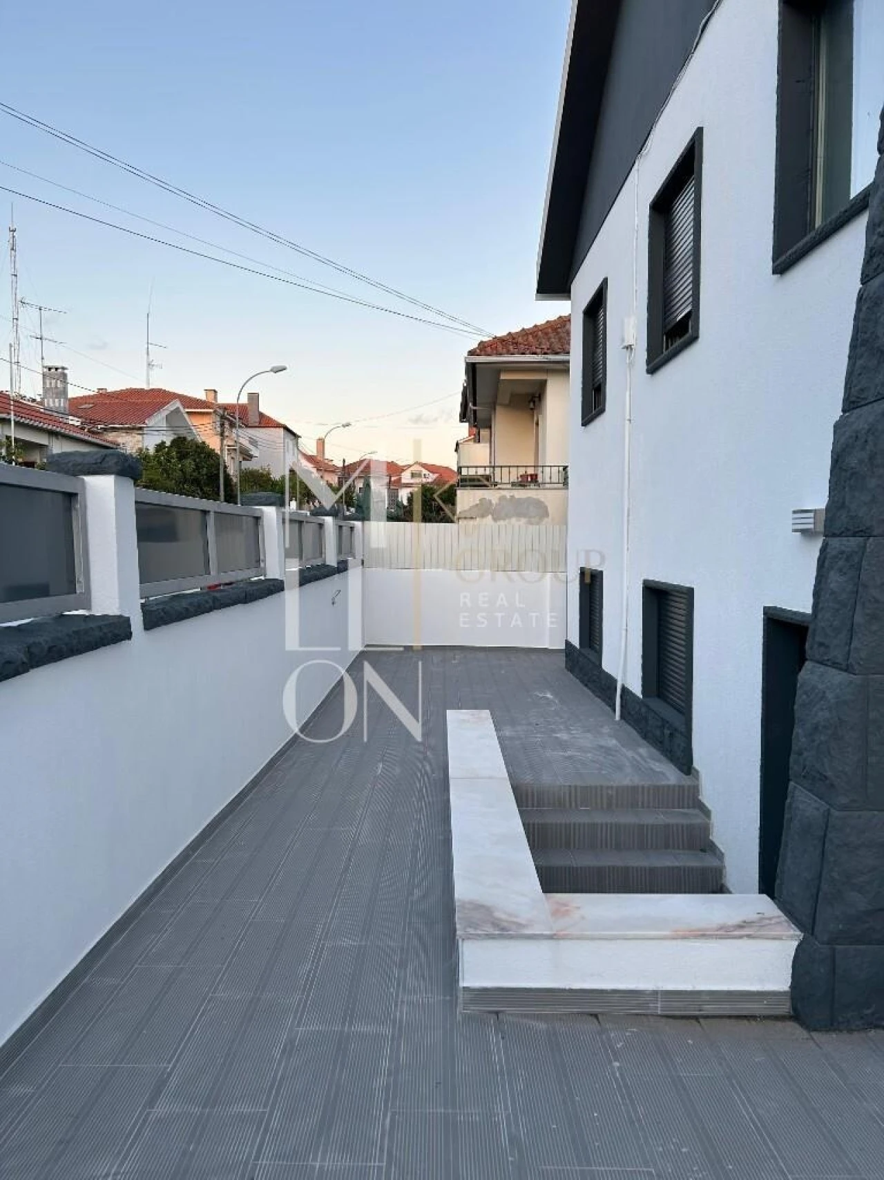 Moradia T5 para Venda em Carnaxide e Queijas Foto 10