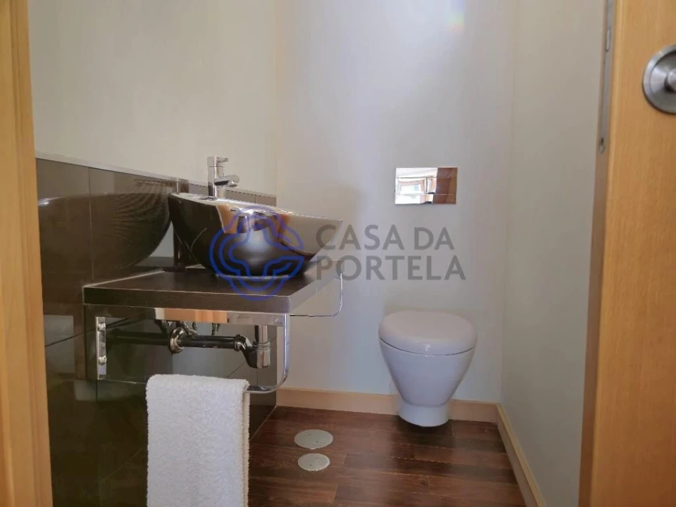 Apartamento T2 para Venda em Lordelo do Ouro e Massarelos Foto 12