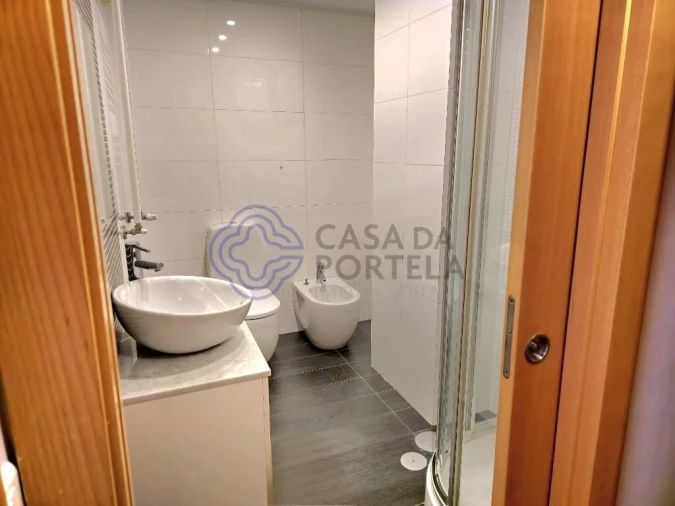 Apartamento T2 para Venda em Lordelo do Ouro e Massarelos Foto 28