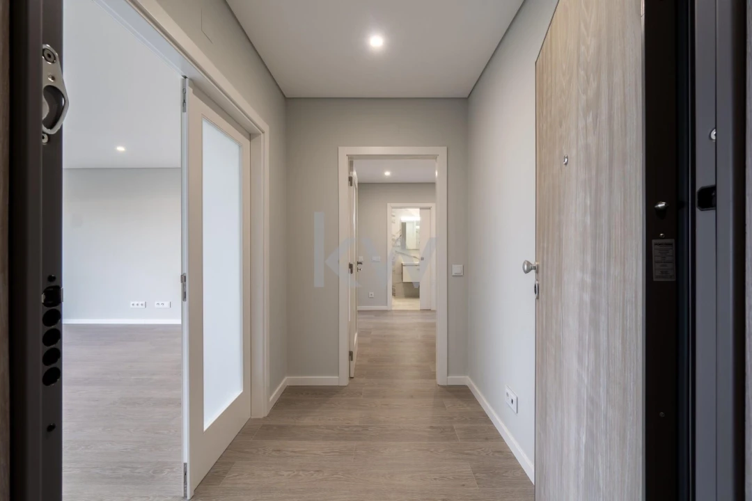 Apartamento T2 para Venda em Faro (Sé e São Pedro) Foto 6