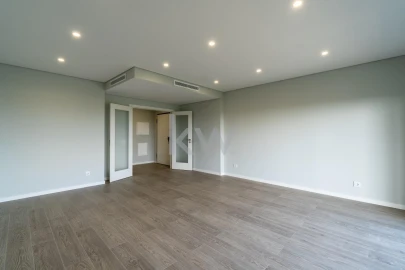 Apartamento T2 para Venda em Faro (Sé e São Pedro)