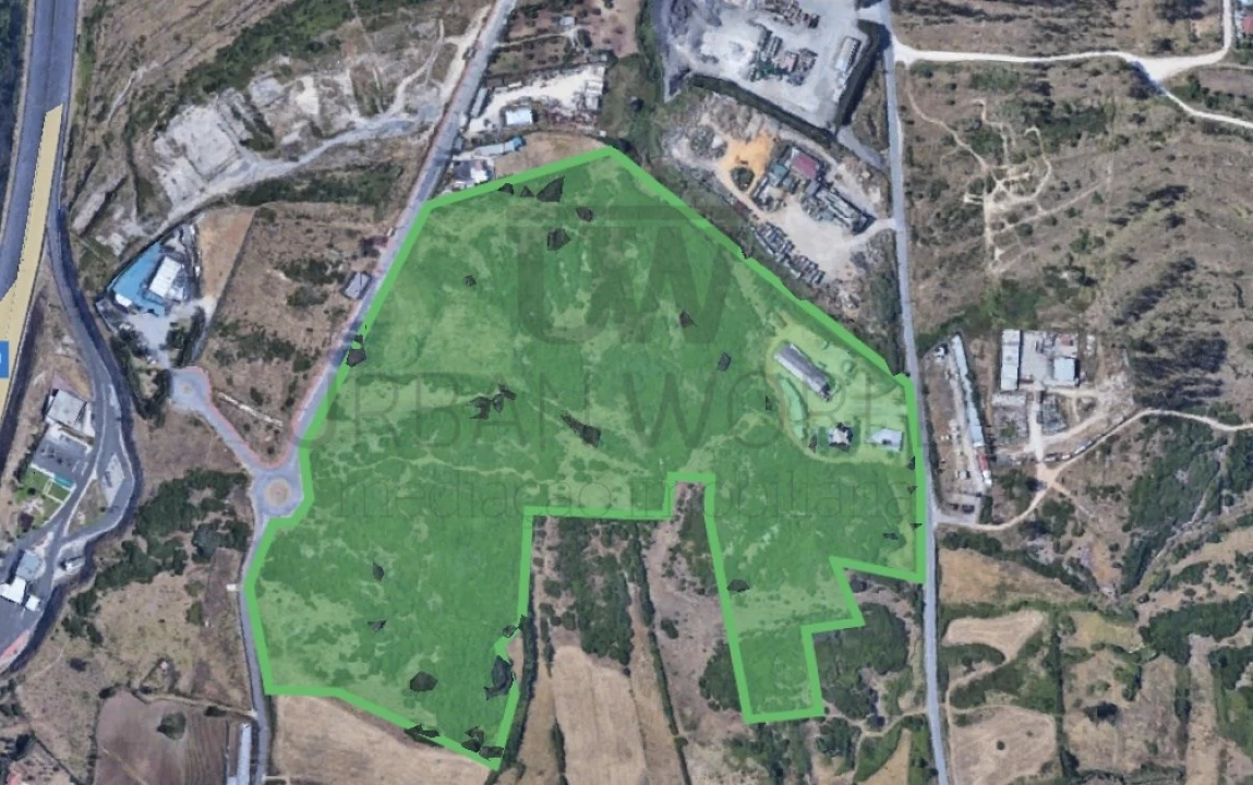 Terreno Comércio / Armazém para Venda em Lousa Foto 5