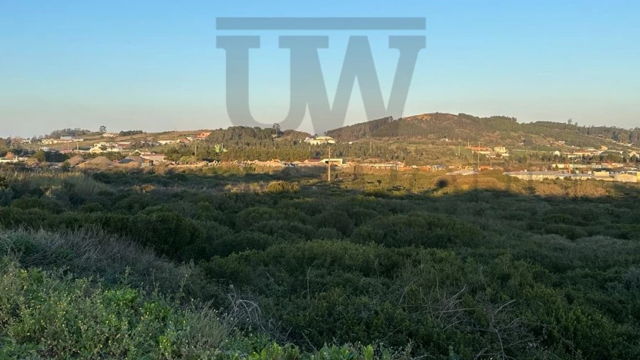 Terreno Comércio / Armazém para Venda em Lousa