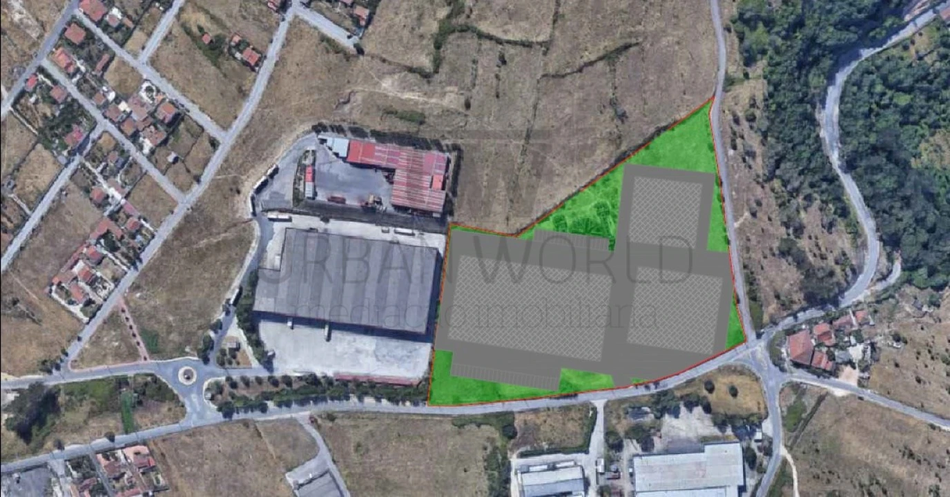 Terreno Comércio / Armazém para Venda em Lousa Foto 1
