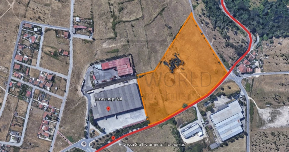 Terreno Comércio / Armazém para Venda em Lousa Foto 2