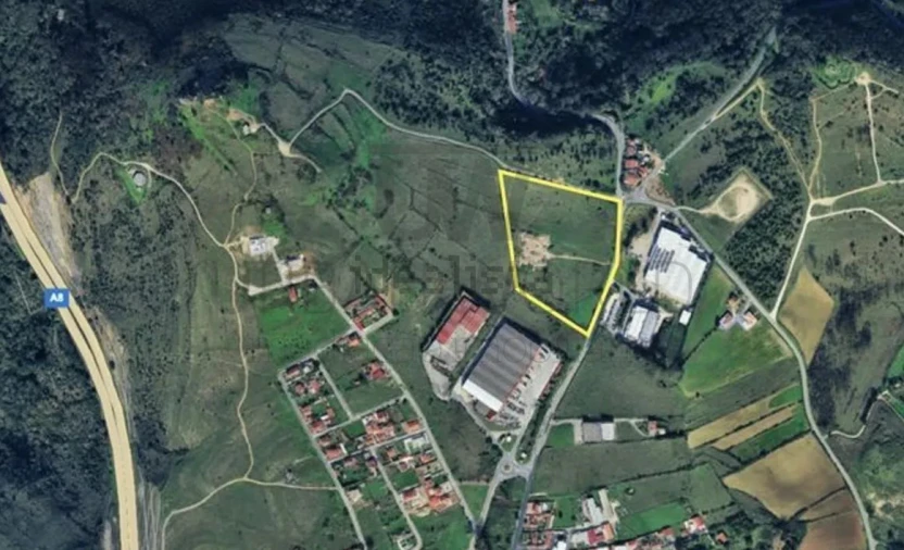 Terreno Comércio / Armazém para Venda em Lousa Foto 2
