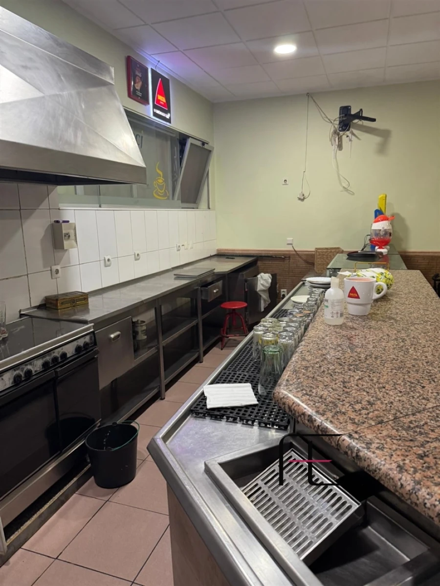 Negócio para Arrendamento em Cidade da Maia Foto 4