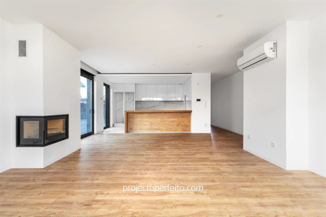 Moradia T4 para Venda em Serzedo e Perosinho Foto 4