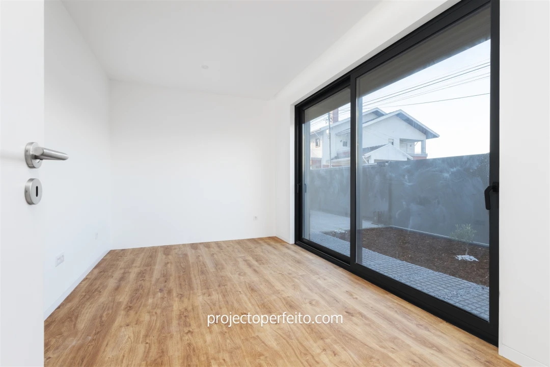 Moradia T4 para Venda em Serzedo e Perosinho Foto 20