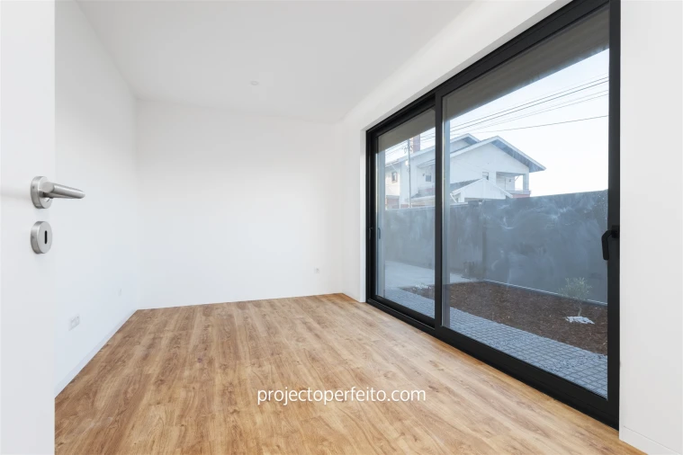 Moradia T4 para Venda em Serzedo e Perosinho Foto 20