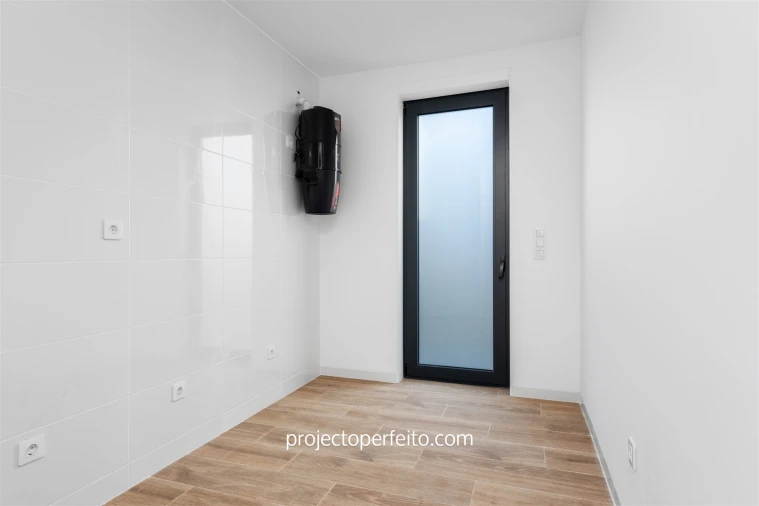 Moradia T4 para Venda em Serzedo e Perosinho Foto 17