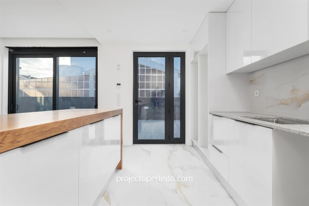 Moradia T4 para Venda em Serzedo e Perosinho Foto 5