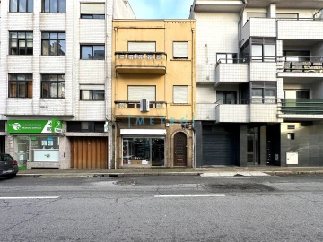 Moradia T4 para Venda em Paranhos