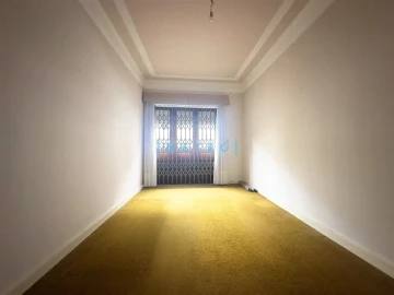 Moradia T4 para Venda em Paranhos