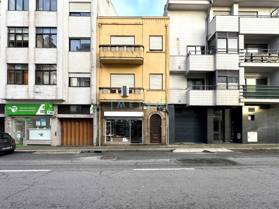 Moradia T4 para Venda em Paranhos Foto 1