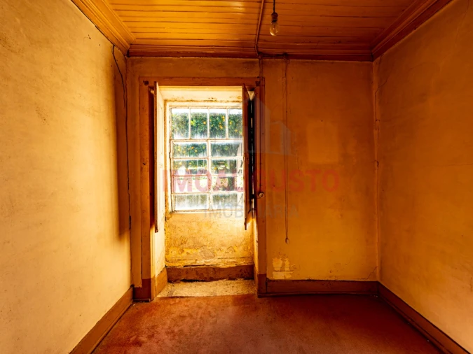 Moradia T6 para Venda em Vila Nova de Tazem Foto 10