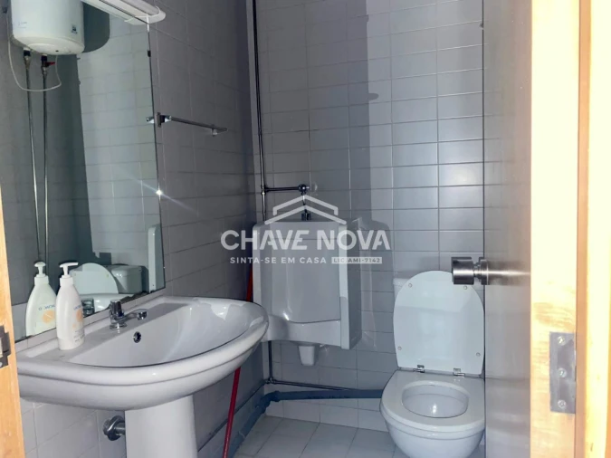 Loja para Arrendamento em Paranhos Foto 19