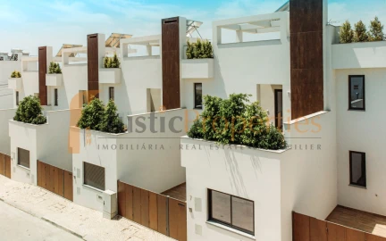 Moradia T3 para Venda em Olhão