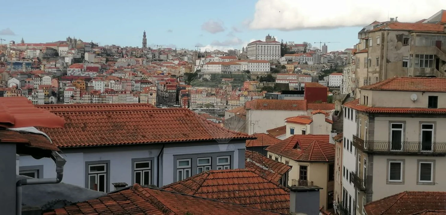 Prédio para Venda em Santa Marinha e São Pedro da Afurada Foto 13