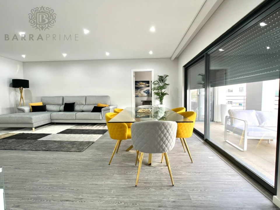 Apartamento T3 para Venda em Quelfes Foto 1