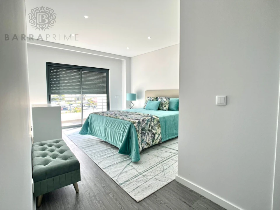 Apartamento T3 para Venda em Quelfes Foto 6