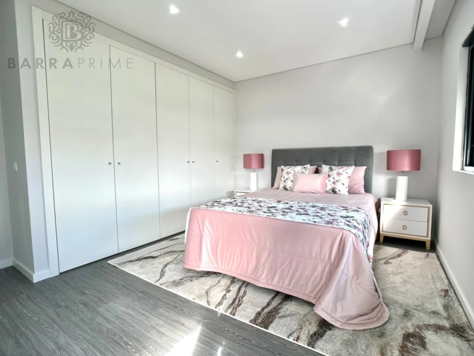 Apartamento T3 para Venda em Quelfes Foto 10